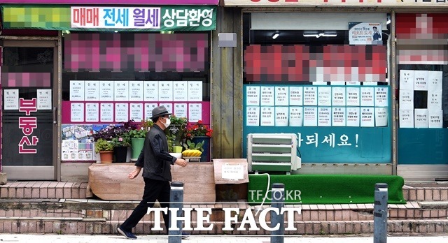 수도권 아파트 매매가격이 17개월 만에 상승 전환했다. 서울과 인천 아파트 가격이 상승세를 유지한 가운데 경기도에서는 낙폭이 줄어든 영향으로 풀이된다. /더팩트DB