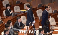  민주당, 윤관석·이성만 체포안 부결…'방탄 정당' 부담
