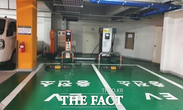 전북 정읍시는 지하주차장 전기차 충전시설을 지상으로 옮기는 공동주택에 대해 최대 2000만원의 이전 비용을 지원한다고 14일 밝혔다. / 정읍시
