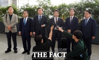  '싱하이밍 사태' 속 민주당 의원들 방중 논란