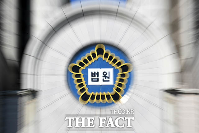 서울중앙지법 형사합의24부(최경서 부장판사)는 19일 독점규제 및 공정거래에 관한 법률(공정거래법) 위반 혐의로 기소된 7개 제강사에 벌금형을 선고했다./더팩트 DB