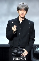  'SM 분쟁 종료' 백현 '힘들게 해서 미안'