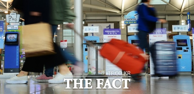 올해 동계시즌 인천국제공항의 항공기 운항 신청횟수가 코로나19 확산 이전인 2018년 수준을 넘어서 역대 최대치를 나타냈다. /더팩트DB