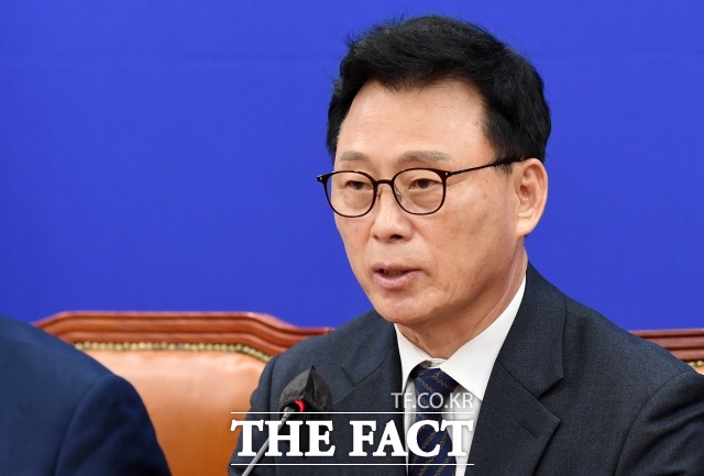 박광온 더불어민주당 원내대표가 감사원의 조사 결과 출생신고가 되지 않은 영아가 살해된 사건과 관련해 23일 제도 보완에 최선을 다하겠다고 밝혔다. /남용희 기자