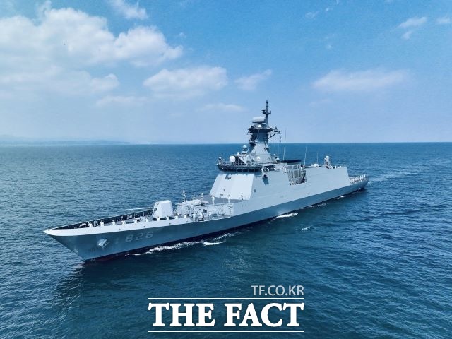 지난 5월19일 취역한 대구급 호위함 7번함인 천안함이 항해하고 있다./해군