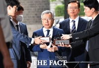  '50억 클럽' 박영수 전 특검 구속영장 기각…'혐의 다툼의 여지'