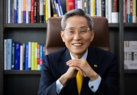  '포스트 윤종규' 레이스 시작…KB금융 차기 회장 누가되나