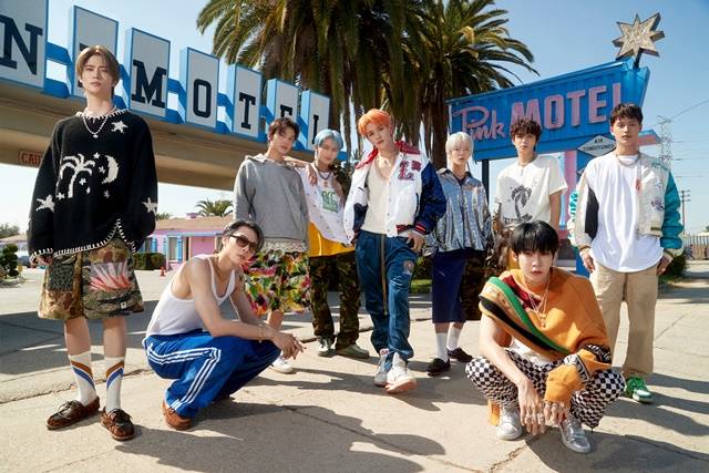디즈니+가 다음달 30일 NCT 127 멤버들의 이야기를 담은 다큐멘터리를 공개한다. NCT 127 단체 사진. /디즈니+