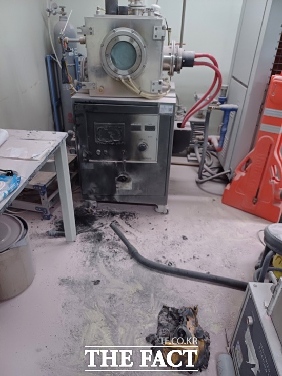 11일 오전 단국대 천안캠퍼스 연구실에서 폭발 사고가 발생해 대학원생 1명이 화상을 입었다. / 천안동남소방서