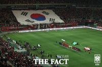  붉은악마 응원 대형태극기, 천안 축구역사박물관에 기증
