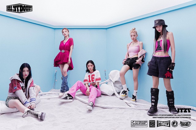 ITZY가 새 미니 앨범 KILL MY DOUBT의 세 번째 콘셉트 클립을 공개했다. /JYP 제공