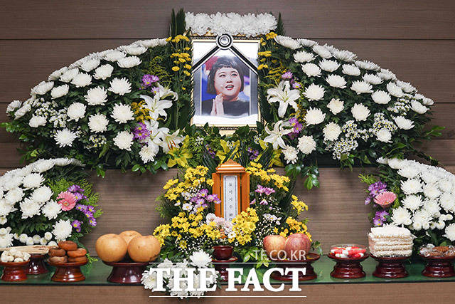 개그우먼 고 이지수의 빈소가 12일 서울 영등포구 신화요양병원 장례식장에 마련됐다. /사진공동취재단