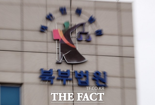 13일 서울 노원경찰서에 따르면 서울북부지법은 이날 오전10시30분부터 간음 목적 약취유인(미수) 혐의를 받는 30대 남성 A씨에 대한 구속 전 피의자 심문(영장실질심사)를 진행하고 있다. /이새롬 기자