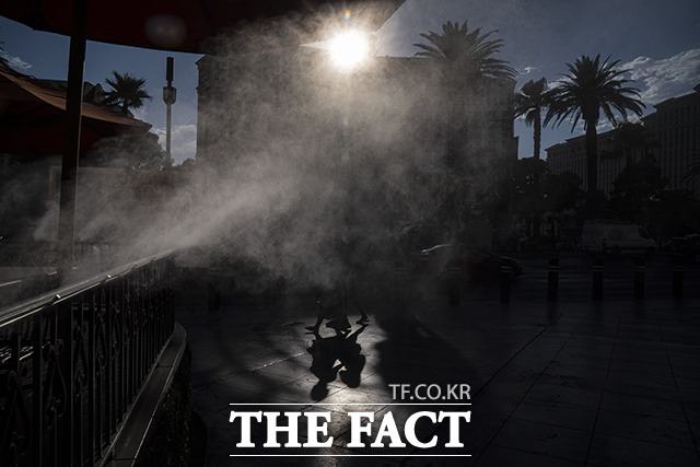 미국 남부에서 계속되는 폭염이 캘리포니아로 확산해 일부 지역은 최고 기온 53도를 기록하고 9300만여 명이 폭염 경보 및 주의보에 노출될 전망이다. 사진은 기사 내용과 무관. /AP.뉴시스