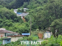  [현장] '어디부터 손대야 할지 막막' 산사태에 오이 농장 등 마을 초토화