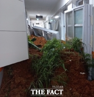  나주 '최대 195.5㎜' 폭우 피해…학교 유리창 뚫었다