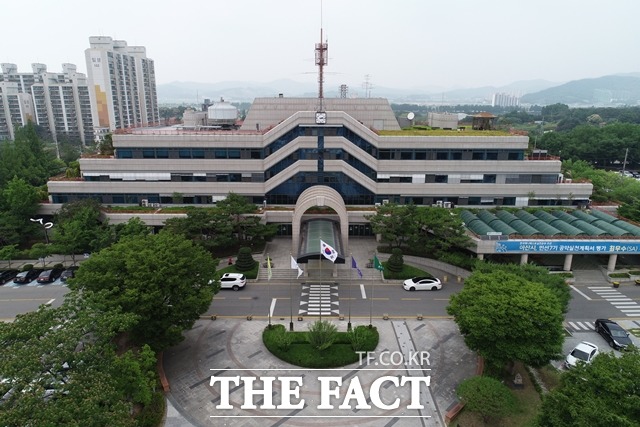 충남 아산시가 오는 28일 제4차 항만기본계획 수정계획 반영을 위한 아산항 개발 타당성 조사용역 착수보고회를 개최할 예정인 가운데 용역비를 모두 확보하지 못해 추후 사업 진행에 난항을 겪을 것으로 전망되고 있다. / 아산시