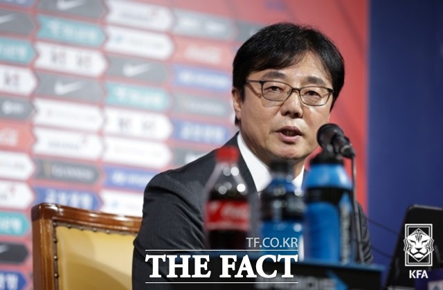 오는 9월 2022 항저우 아시안게임에 나서는 황선홍 감독은 조 1위를 목표로 아시안게임 3연패 목표를 이루겠다는 의지를 밝혔다. 사진은 아시안게임 최종 명단을 발표할 당시의 황선홍 감독./KFA