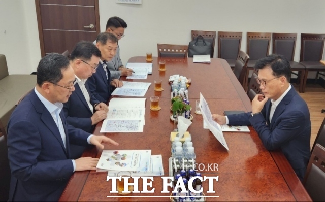 명현관 해남군수는 3일 국회를 방문해 2024년도 지역 현안 해결 및 국비 확보를 위한 행보를 이어갔다./해남군