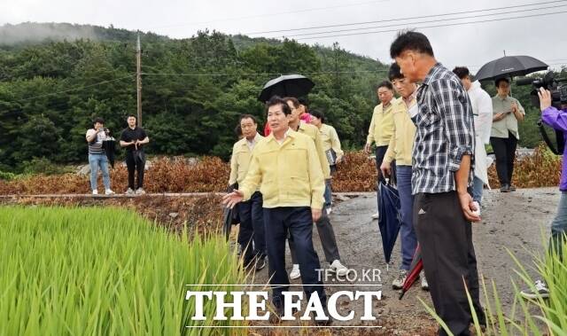 공영민 고흥군수는 9일 제6호 태풍 ‘카눈’이 북상함에 따라 태풍으로 인한 피해 예방을 위해 현장에서 대처상황을 점검했다./고흥군