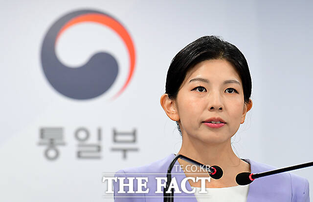 김인애 통일부 부대변인이 11일 오전 서울 종로구 정부서울청사에서 정례브리핑을 갖고 있다./임영무 기자