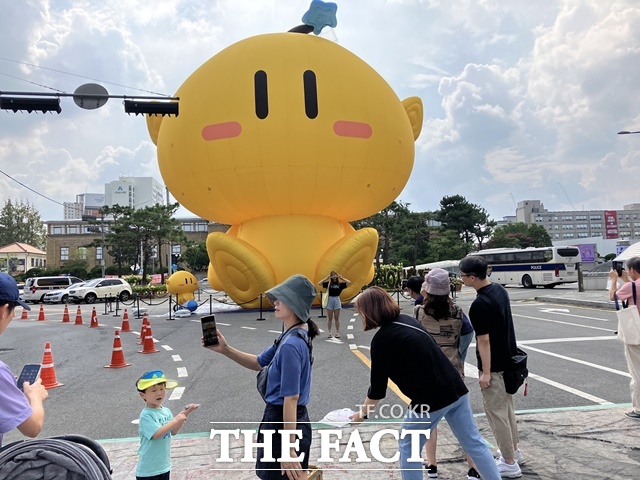 옛 충남도청 앞 대형 꿈돌이 / 대전시