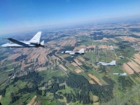  국산 전투기 'FA-50', 바르샤바 상공 날았다…유럽 하늘 첫 비행