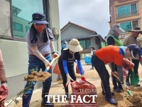  청주시의회, 태풍 피해 입은 강원 고성서 봉사활동