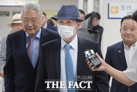  '댓글 공작' 김관진 파기환송심 징역 2년…법정구속은 면해