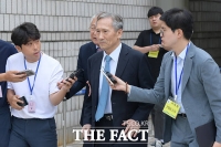  김관진 파기환송에서 징역2년 ‘상기된 얼굴’  [포토]