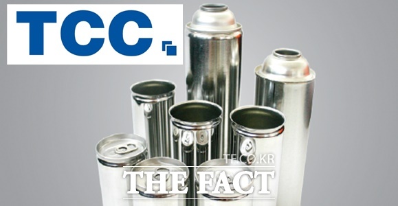 TCC스틸 로고와 주석도금강판으로 제작한 음료용 캔 제품. /TCC스틸
