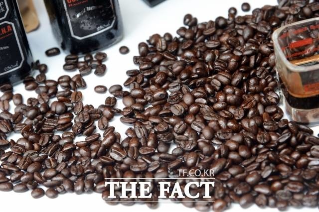 21일 관세청 무역통계에 따르면 올해 1∼7월 커피 수입량은 10만9752톤으로 지난해 동기보다 3.9% 줄었다. /더팩트 DB