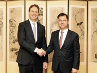  최재원 SK그룹 수석부회장, 전기차 협력 위해 벤츠 회장 면담