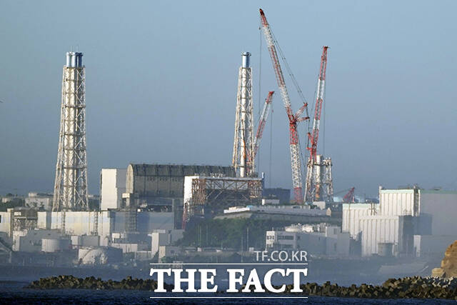 24일 방사능 오염수 방류를 시작한 일본 후쿠시마현의 제1원자력발전소에 긴장감이 흐르고 있다. /후쿠시마=AP.뉴시스