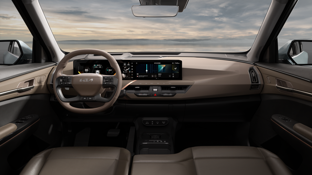 기아가 공개한 준중형 전동화 스포츠유틸리티차량(SUV) 모델 The Kia EV5의 내부 1열 모습. /기아