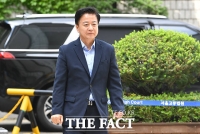  '불법 정치자금 뇌물 수수' 혐의 노웅래 법원 출석 [TF사진관]