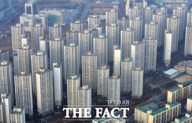 31일 한국부동산원은 8월 넷째 주 서울 아파트 가격이 전주 대비 0.13% 올랐다고 밝혔다. /더팩트 DB