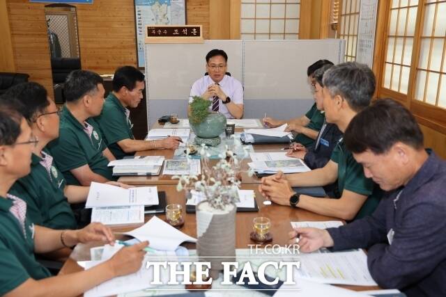 전남 장흥군은 30일 관계부서 합동으로 ‘천관산 도립공원 HUG벨트 조성사업 TF 회의’를 개최했다고 31일 밝혔다./장흥군