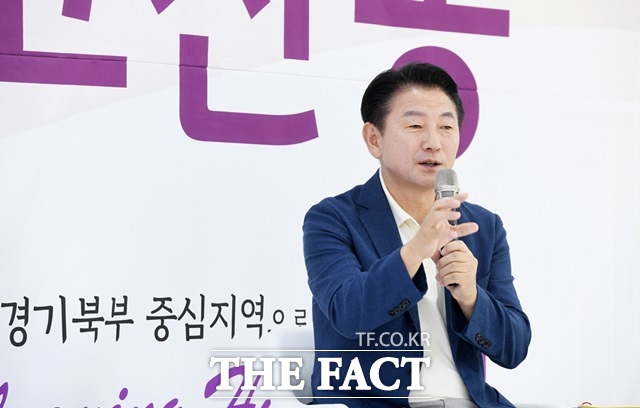 김동근 시장은 분동으로 송산1동은 인구 과밀 지역에서 벗어나 가장 살기 좋은 동으로 거듭나게 될 것이라며 특히 복합문화융합단지, IT 클러스터 조성을 위한 시와 주민의 모든 역량을 집중해 의정부시를 경기북부의 중심 지역으로 한 단계 도약시킬 계기가 될 것으로 기대한다고 말했다.