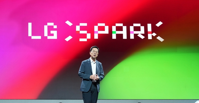 박일평 LG사이언스파크 대표가 LG 스파크(SPARK) 행사에서 개회 인사를 하고 있다. /LG그룹