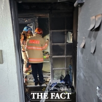  부산의 한 아파트 불…2명 숨져