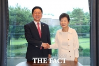  박근혜 전 대통령 예방한 김기현 “내년 총선 이기려면 보수 대동단결해야...”