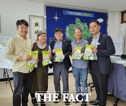 충북 괴산군의 ‘못난이 옥수수’가 본격 출하했다. /괴산군