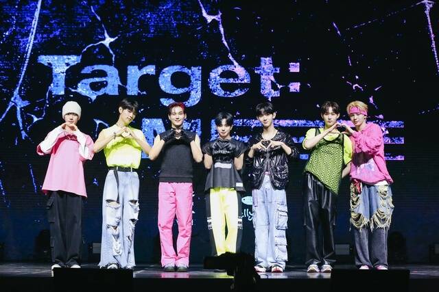 그룹 이븐이 19일 데뷔 쇼케이스를 개최하고 보이즈 플래닛을 통해 더 강하고 단단해졌다며 독특한 음악 스타일과 콘셉트로 강렬하게 인사드리겠다고 밝혔다. /젤리피쉬