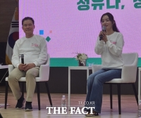  ﻿김영호 장관, 탈북민과 토크콘서트… 