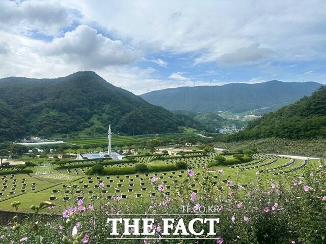 경남 거창군이 추석을 맞아 거창사건 희생 장소를 찾아 추모하는 거창사건 순례 인증 챌린지(2차)를 운영한다./거창군