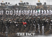  국군의 날 75주년 기념식 '분열하는 도보부대' [TF사진관]