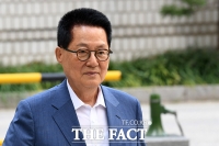  '서해 공무원 피격' 공판 출석하는 박지원 전 국정원장 [TF사진관]