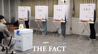  강서구청장 사전투표 첫날, 아침부터 투표하는 구민들 [TF사진관]