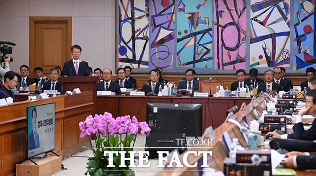 안철상 대법원장 권한대행이 10일 오전 서울 서초동 대법원에서 열린 국회 법제사법위원회 대법원 및 법원행정처 등 산하기관에 대한 국정감사에서 인사말을 하고 있다. /국회사진취재단